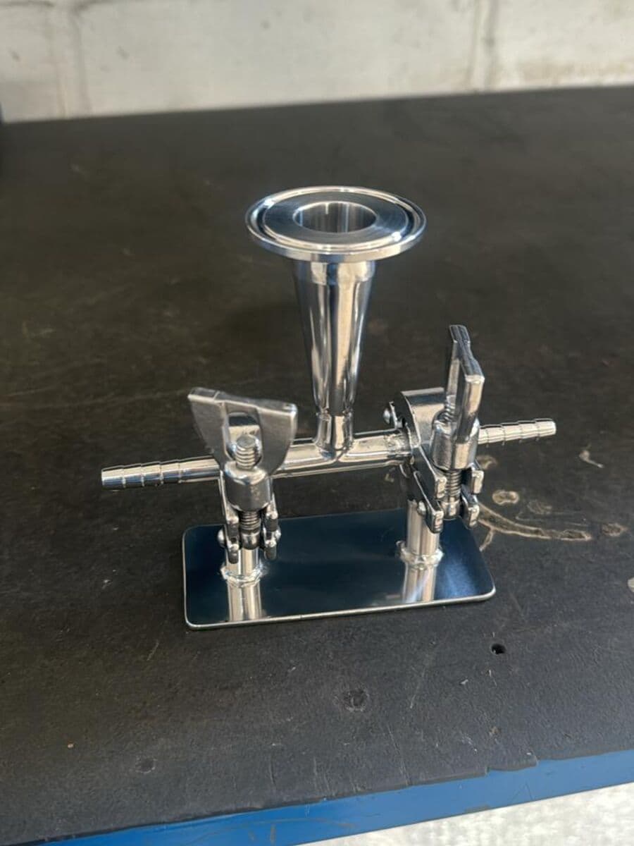 Conexão sanitária em aço inox com acabamento polido
